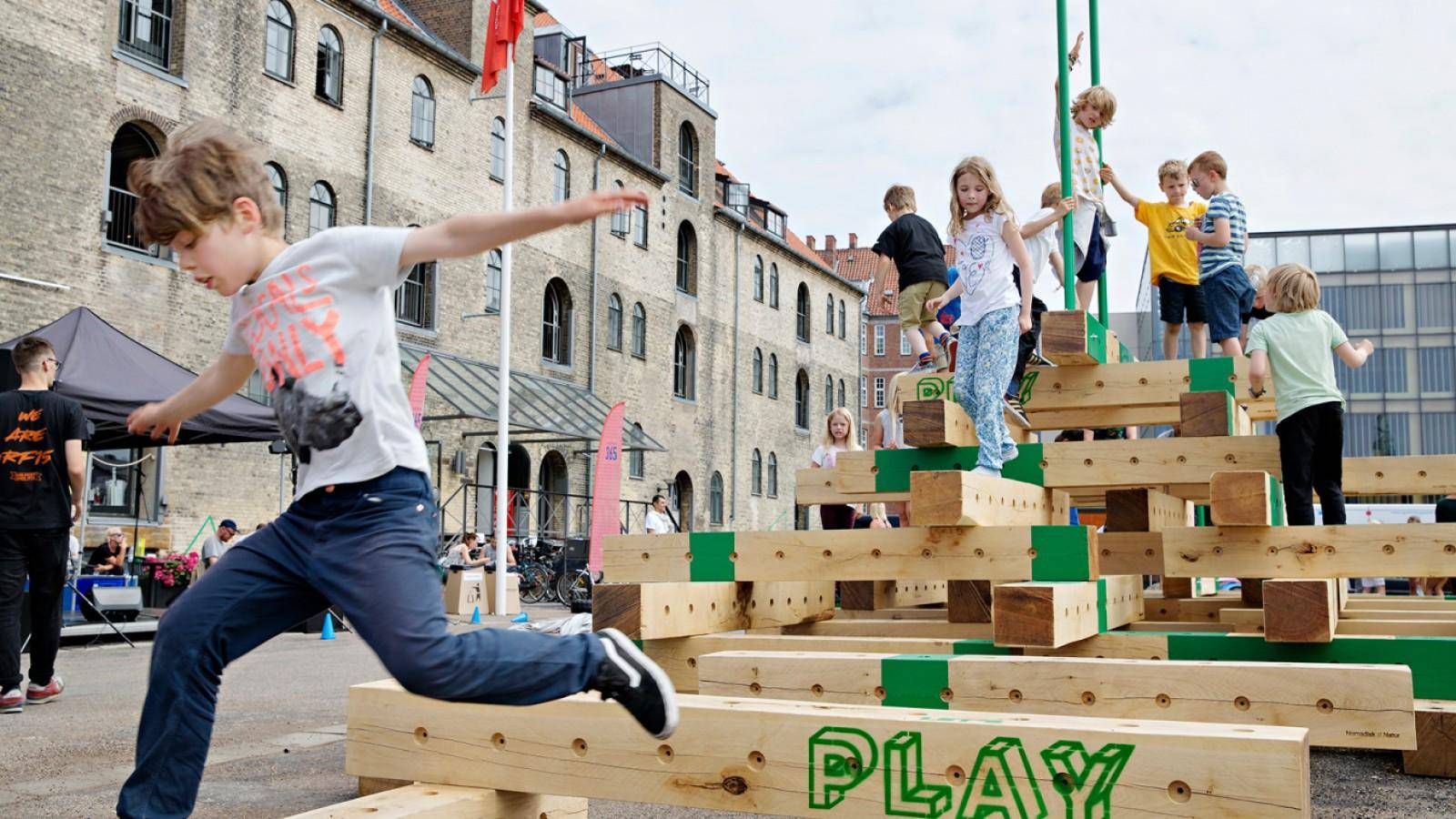 Foto af børn på Utzon